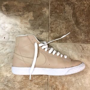 Nike Women’s Mid Blazer Shoes